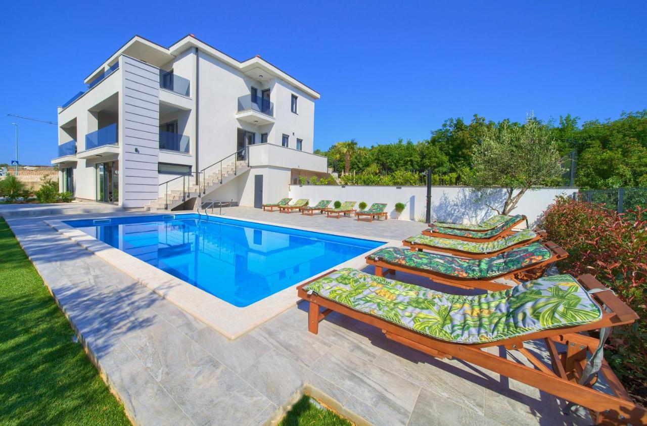 Apartments Paola & Karla With Pool Krk Town Zewnętrze zdjęcie