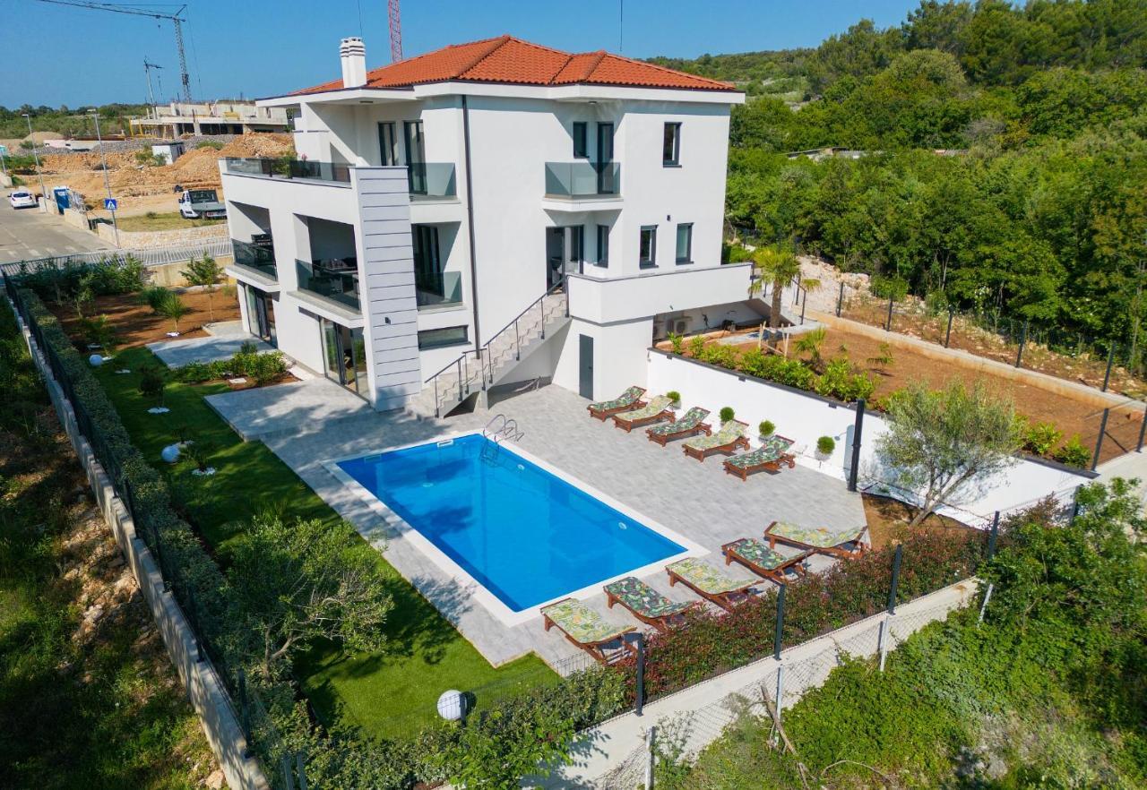 Apartments Paola & Karla With Pool Krk Town Zewnętrze zdjęcie