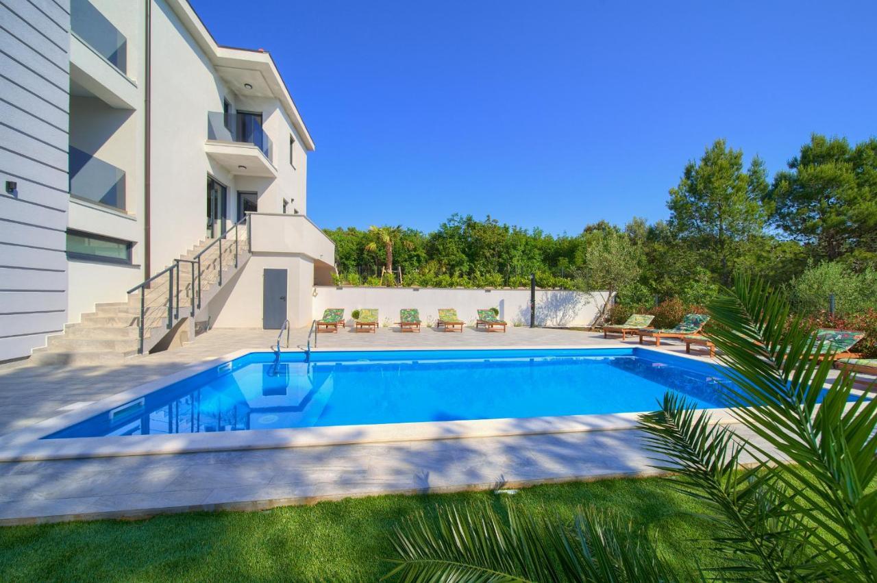 Apartments Paola & Karla With Pool Krk Town Zewnętrze zdjęcie