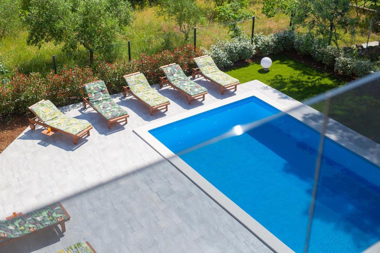 Apartments Paola & Karla With Pool Krk Town Zewnętrze zdjęcie
